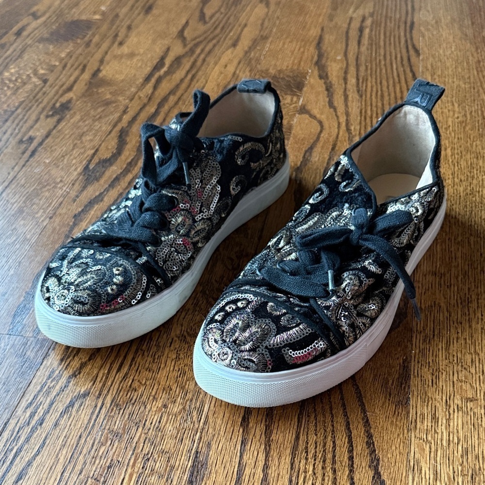 Karl Lagerfeld Women 7.5 Black and Gold Sneakers Sequin Details Street Casual